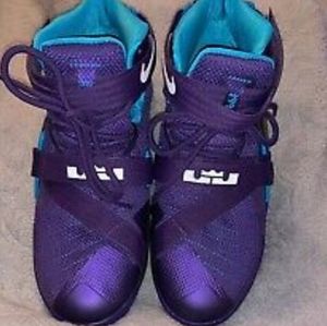 Nike LeBron Soldier 9